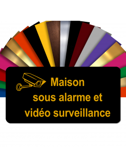 Plaque - Maison Sous Alarme Et Vidéosurveillance - Autocollante – Plaque De Maison PVC Adhésive 10 x 5 cm (Noir écrit Or)